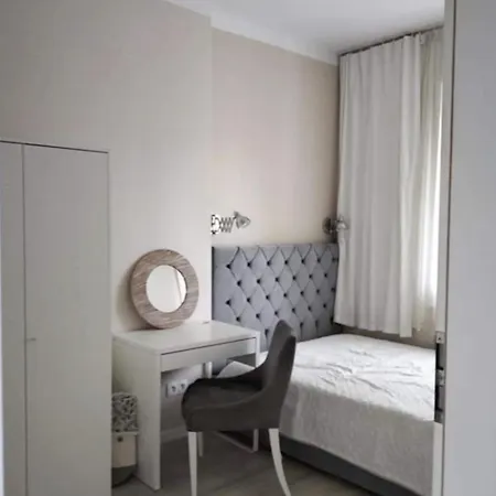 Appartement Chelmska 10 *