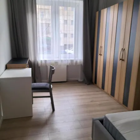 Chelmska 10 *
