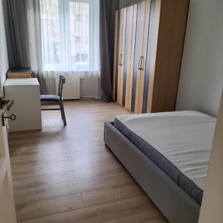 Chelmska 10 شقة